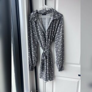 Plus Mini Tea Dress with waist tie in mono print